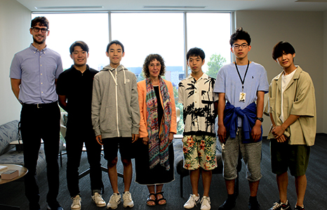 Japanese students with President Pescovitz