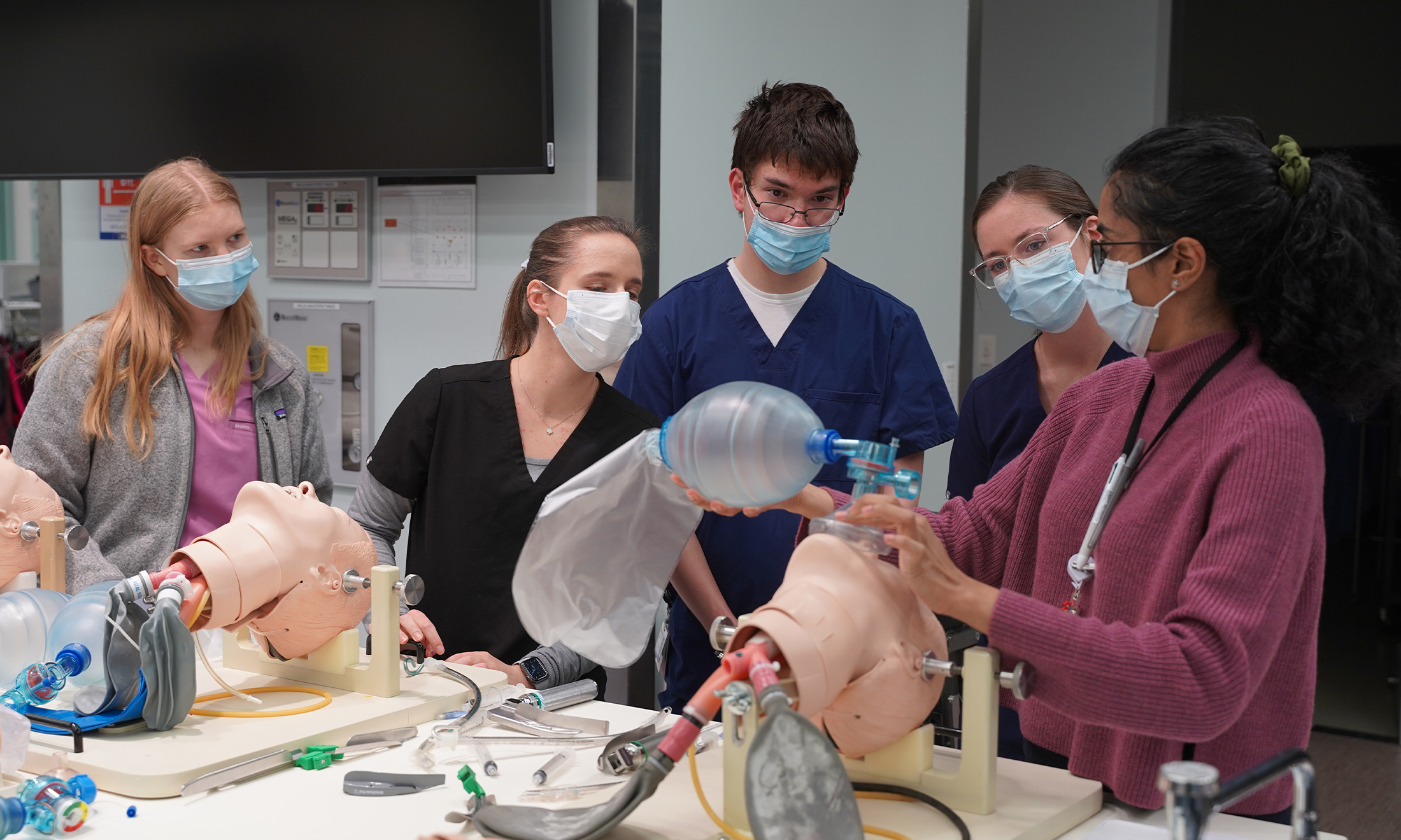An image of OUWB students at the Pediatric Interest Group clinical skills event