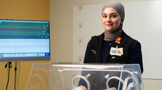 Nadine Badawi working in a medical lab