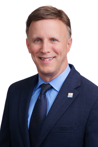 A headshot of Chris Carpenter