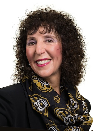 Ora Pescovitz headshot