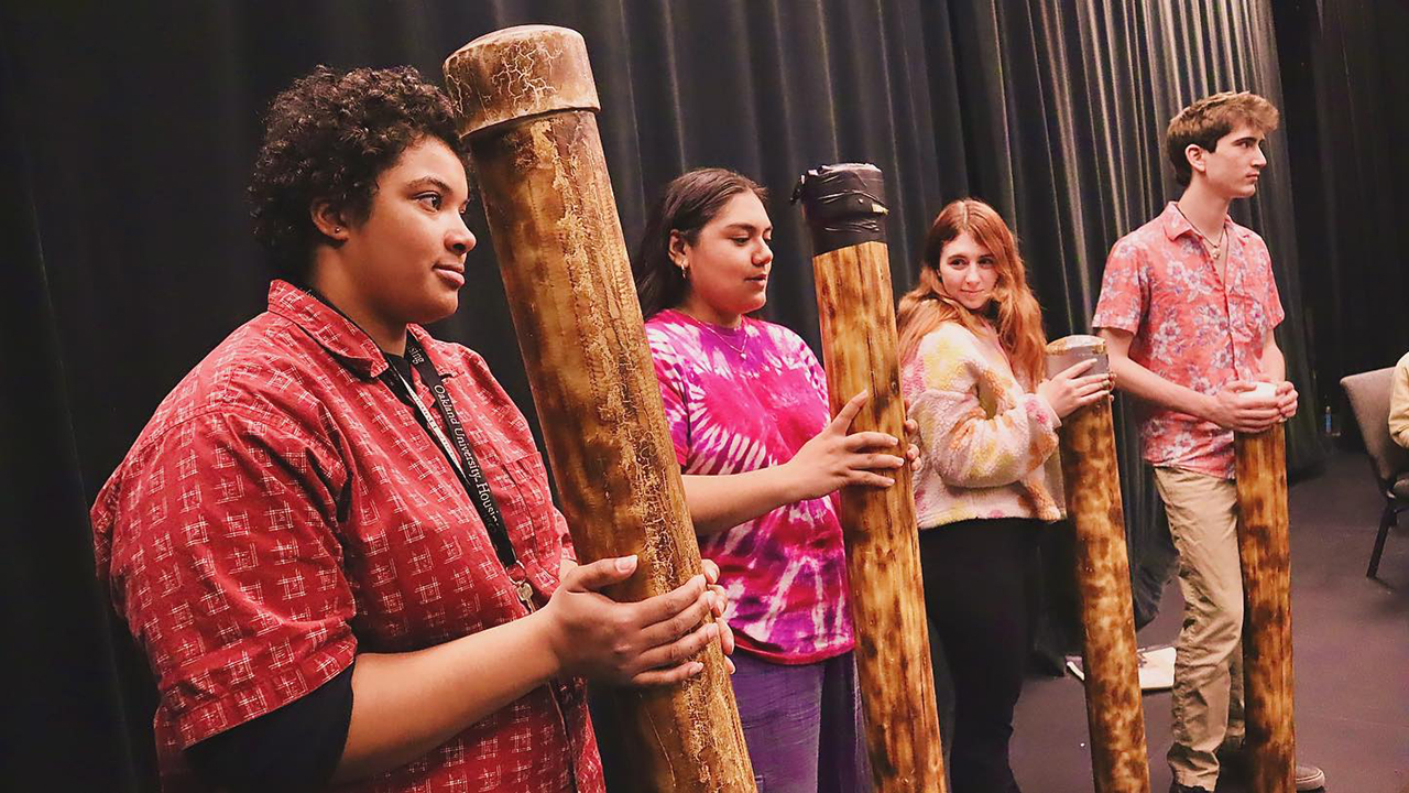 Caribbean Dreamin' cast members rehearse