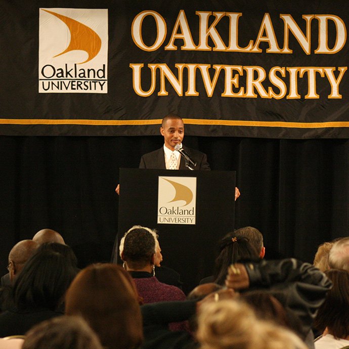 Omar giving a speech at the Keeper of the Dream ceremony