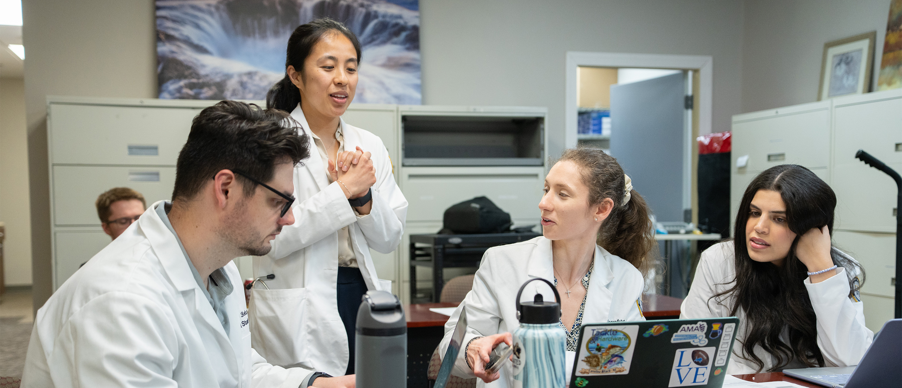An image of students at the student-run free clinic
