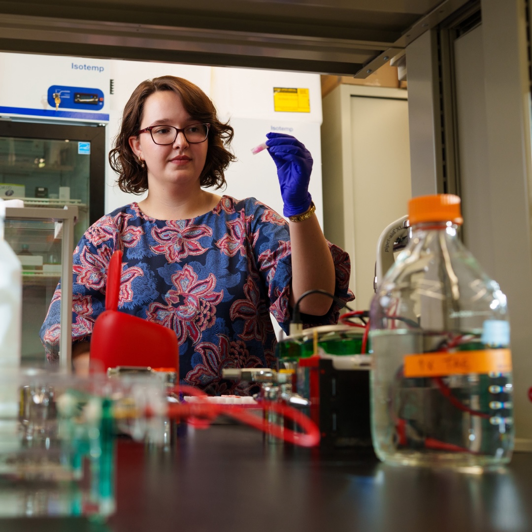 Isabella Limbert working in a Biology lab